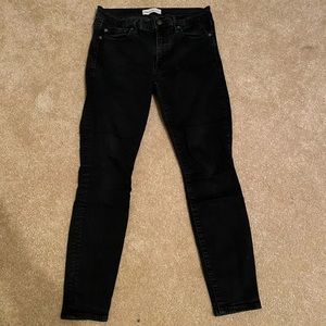 Black Gap True Skinny Jeans!
